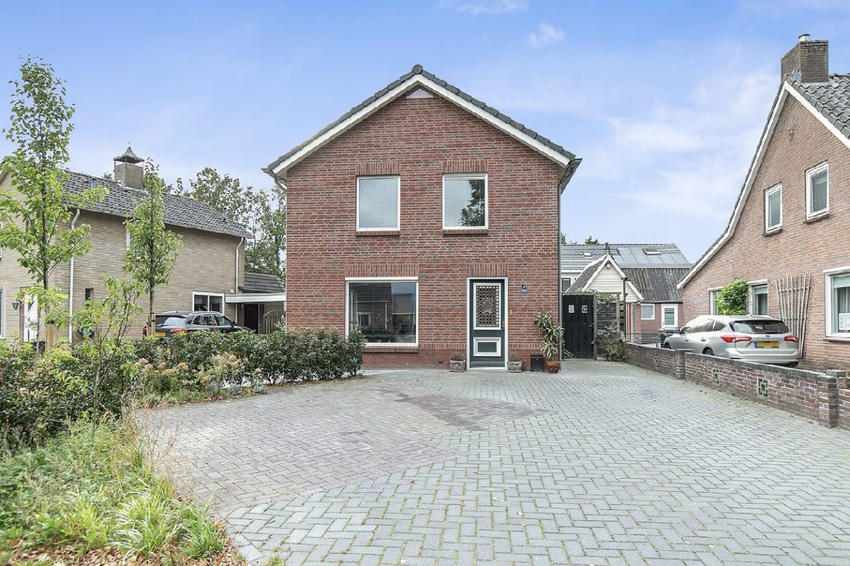 Te koop: Foto Woonhuis aan de Kerkweg 9 in Tiendeveen