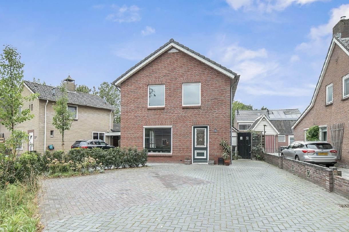 Te koop: Foto Woonhuis aan de Kerkweg 9 in Tiendeveen