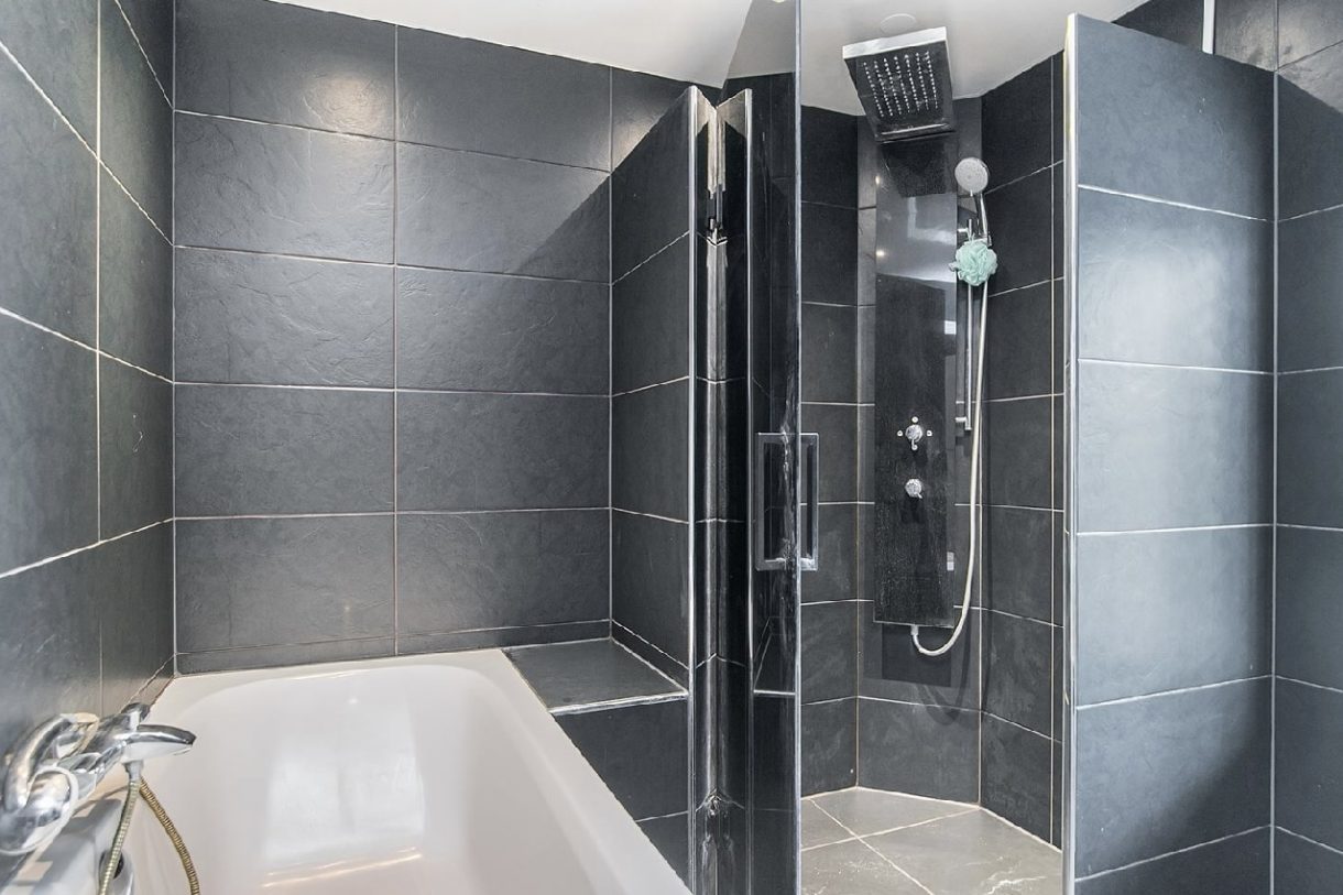 Te koop: Foto Woonhuis aan de Kerkweg 9 in Tiendeveen