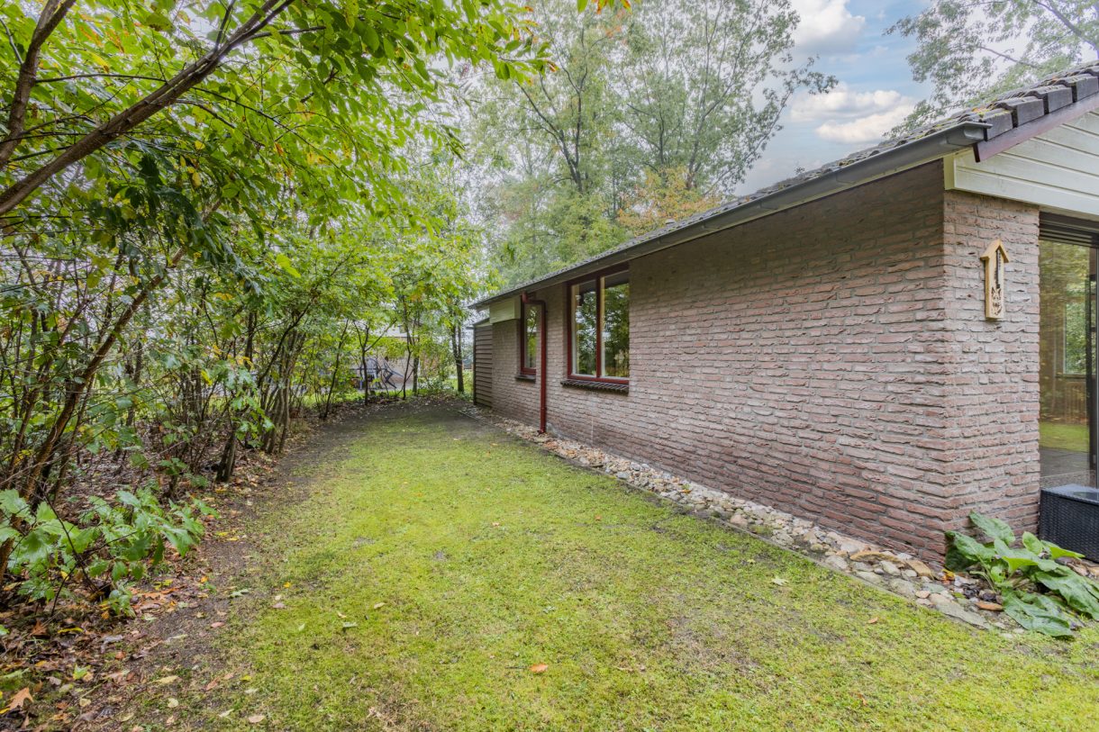 Te koop: Foto Woonhuis aan de Oshaarseweg 24-93 in Echten