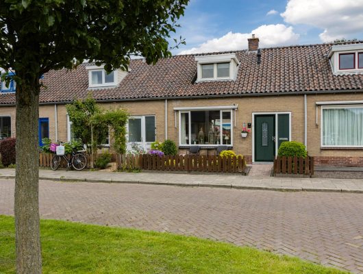 Hoofdfoto van Hoogeveen Bosbesstraat 19