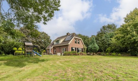 Te koop: Foto Woonhuis aan de Kanaal W.Z. 4 in Tiendeveen