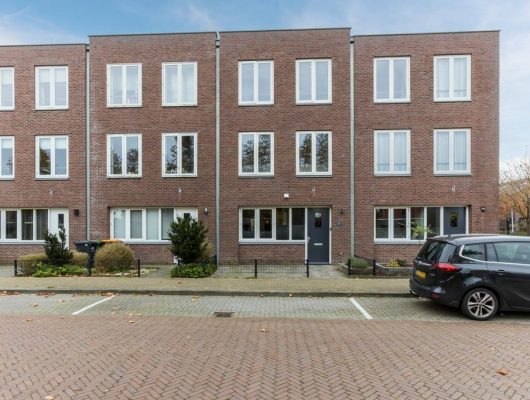 Hoofdfoto van Hoogeveen Keizersmantel 18