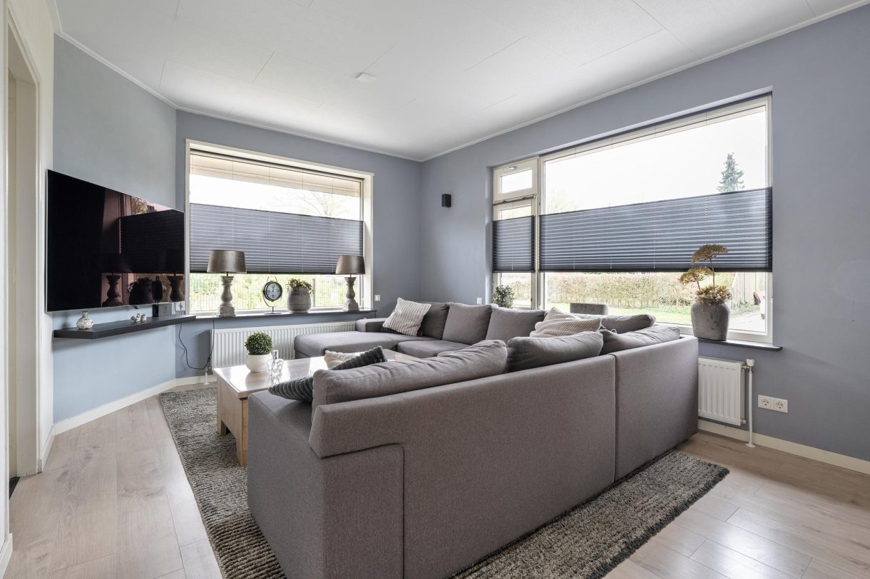 Te koop: Foto Woonhuis aan de Julianalaan 1 in Nieuwlande