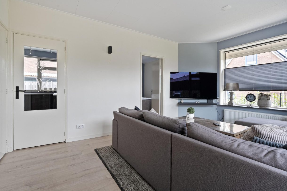 Te koop: Foto Woonhuis aan de Julianalaan 1 in Nieuwlande