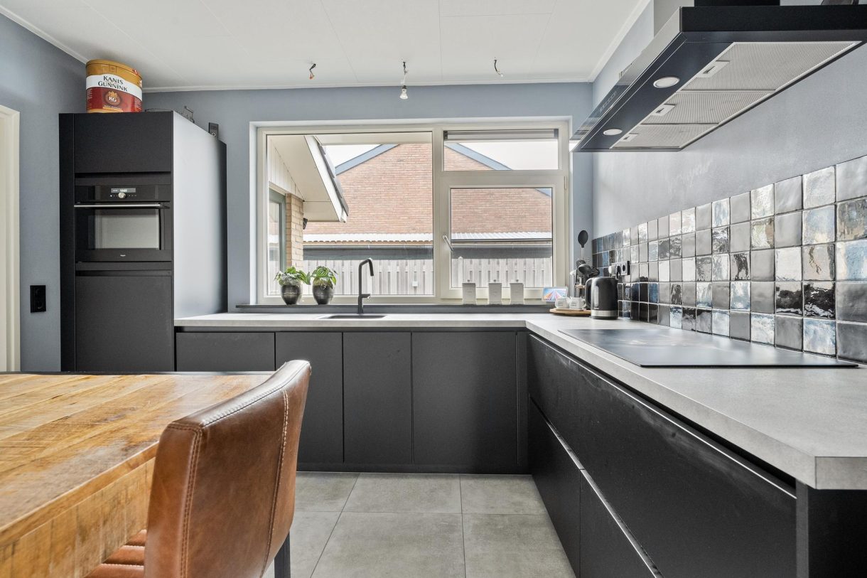 Te koop: Foto Woonhuis aan de Julianalaan 1 in Nieuwlande