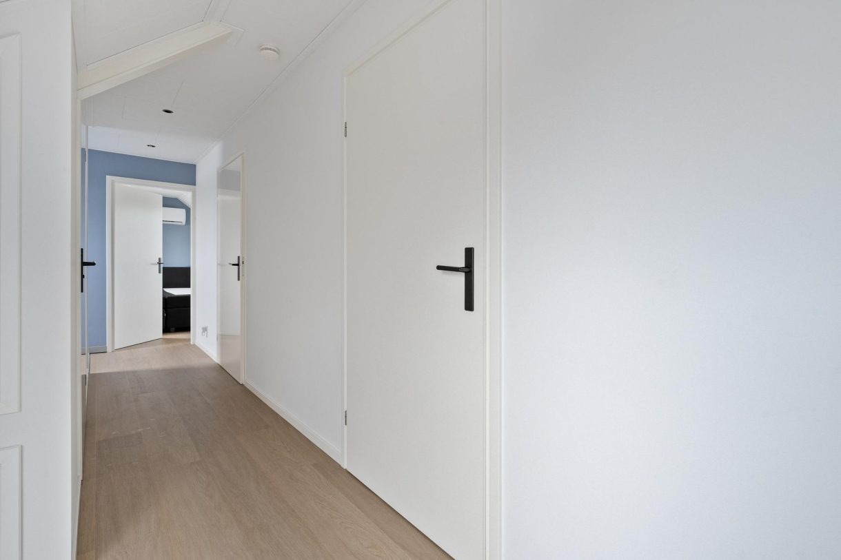 Te koop: Foto Woonhuis aan de Julianalaan 1 in Nieuwlande