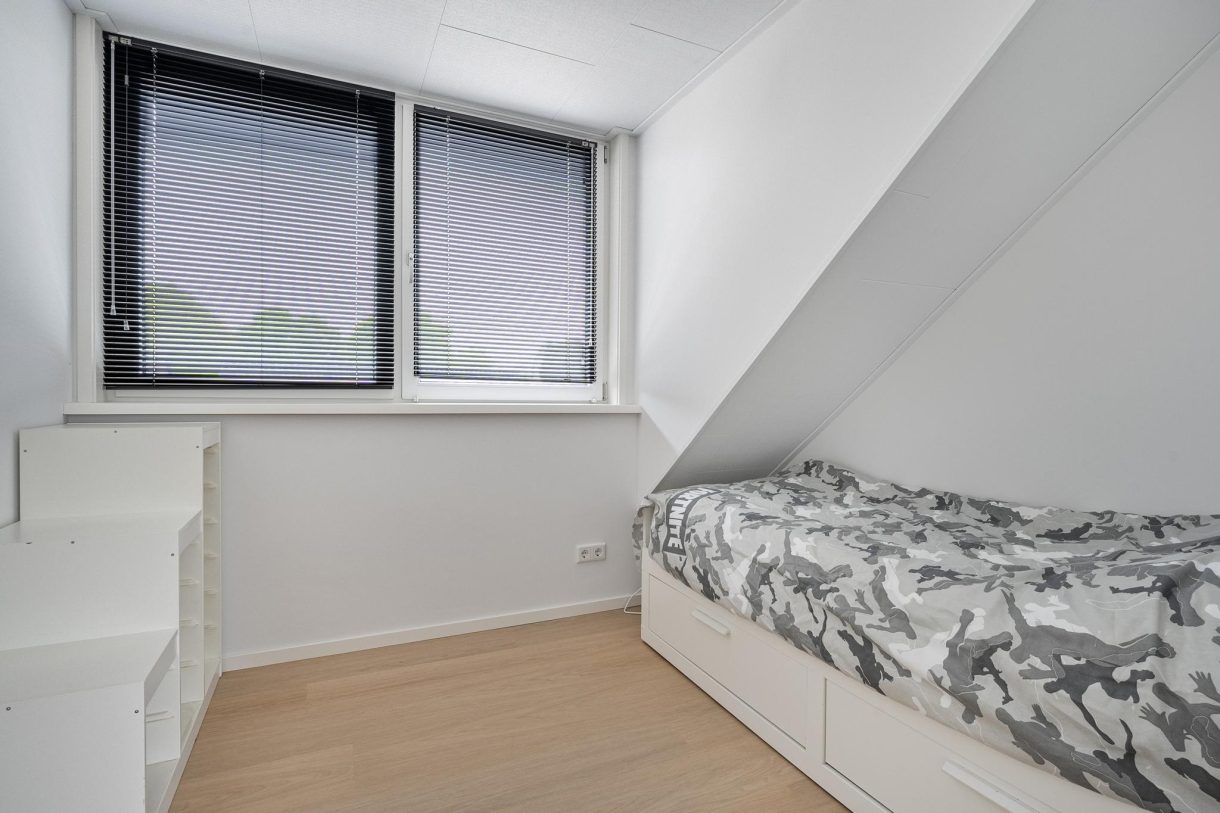 Te koop: Foto Woonhuis aan de Julianalaan 1 in Nieuwlande