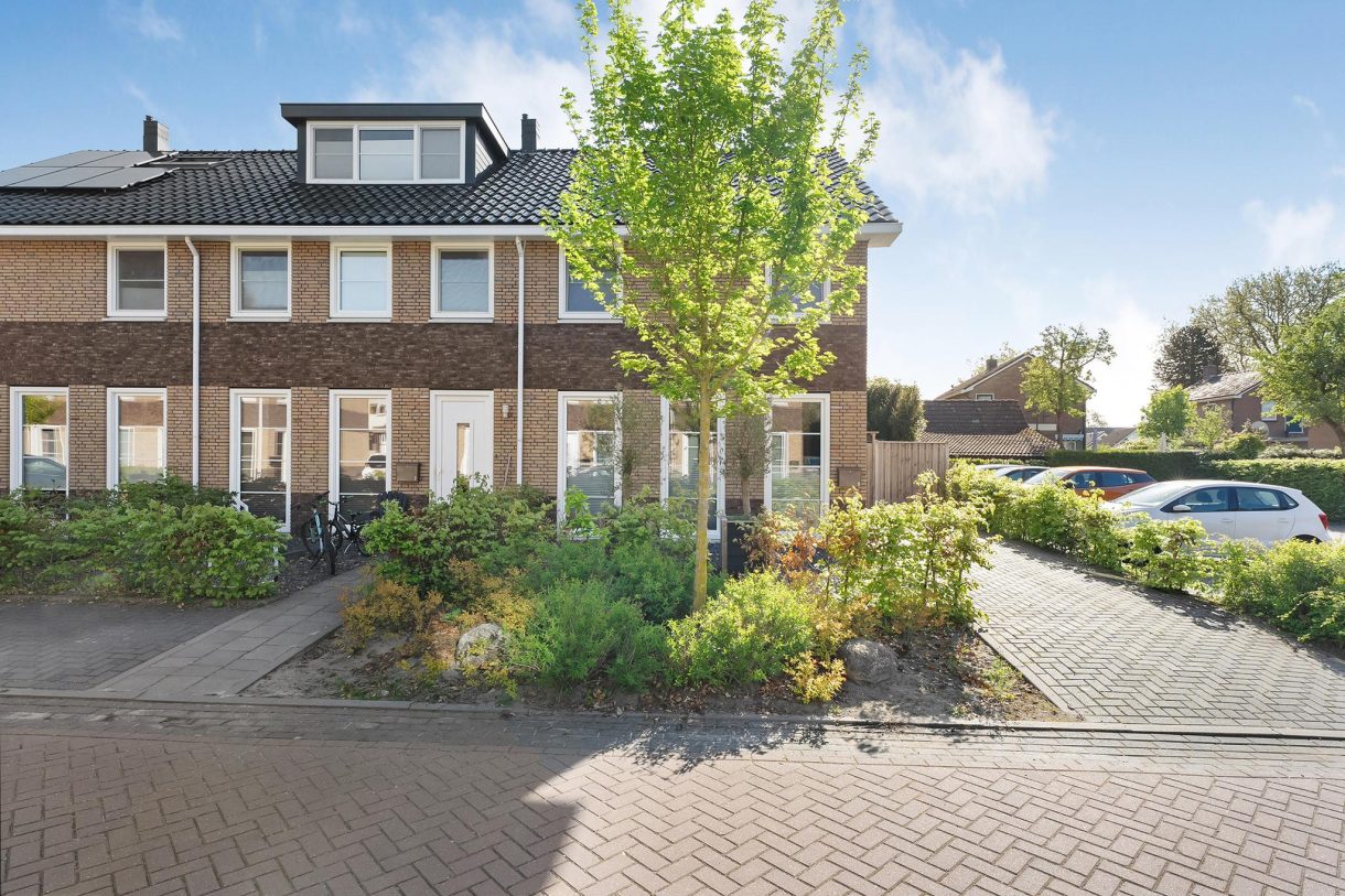 Te koop: Foto Woonhuis aan de De Waag 9 in Veeningen