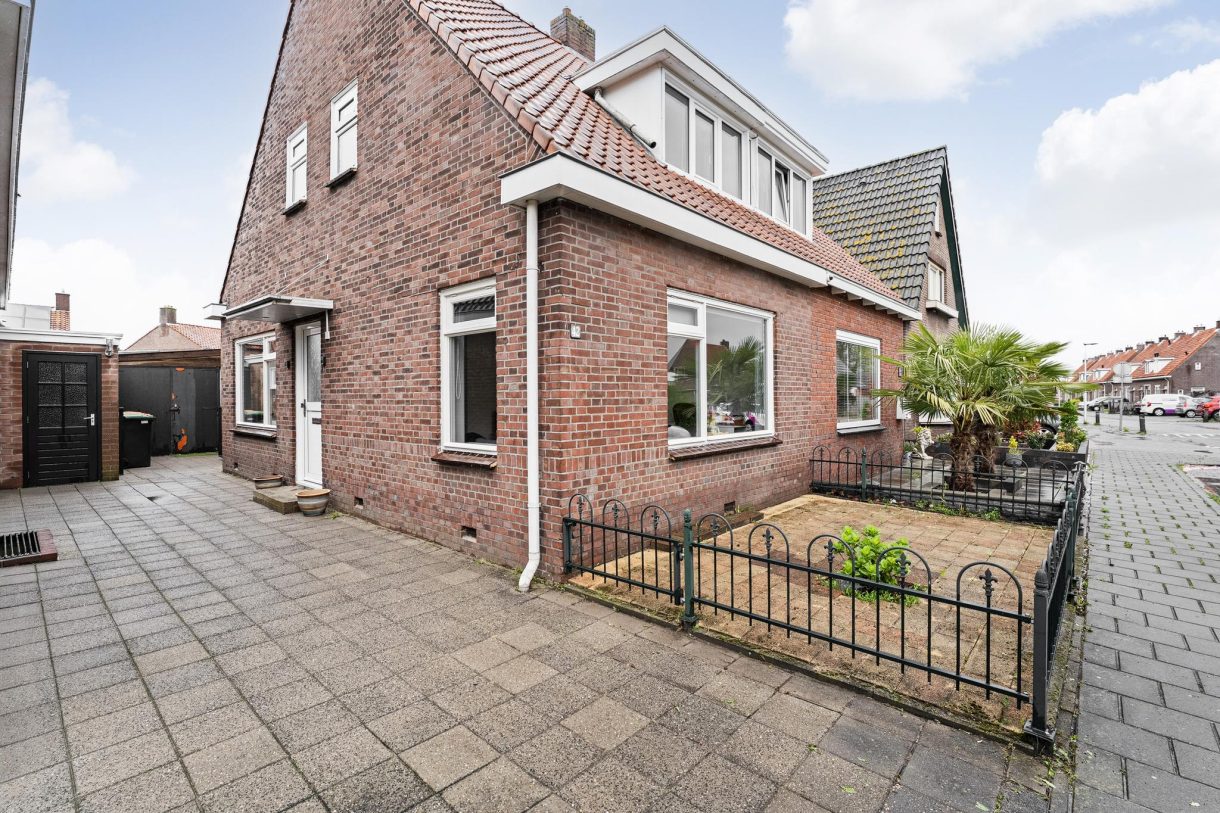 Te koop: Foto Woonhuis aan de Albert Rozemanstraat 42 in Hoogeveen