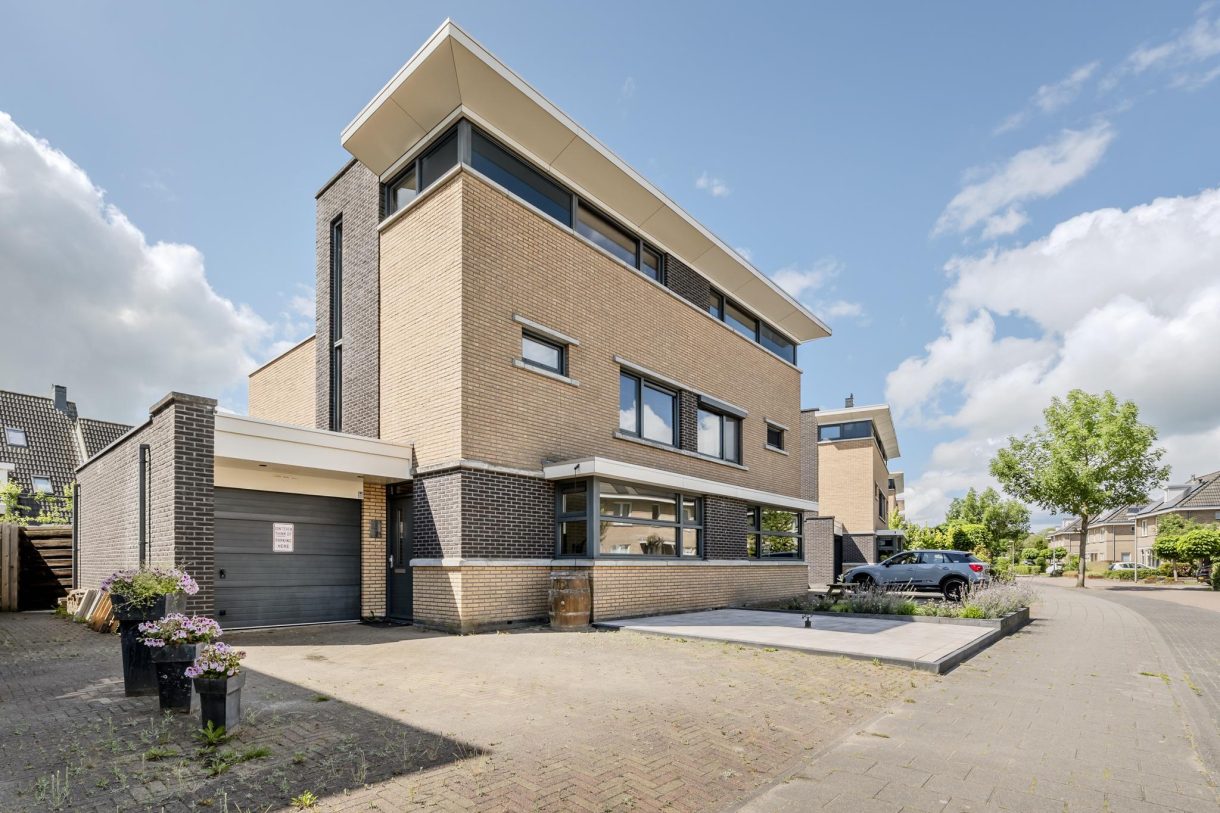 Te koop: Foto Woonhuis aan de Meerval 35 in Hoogeveen