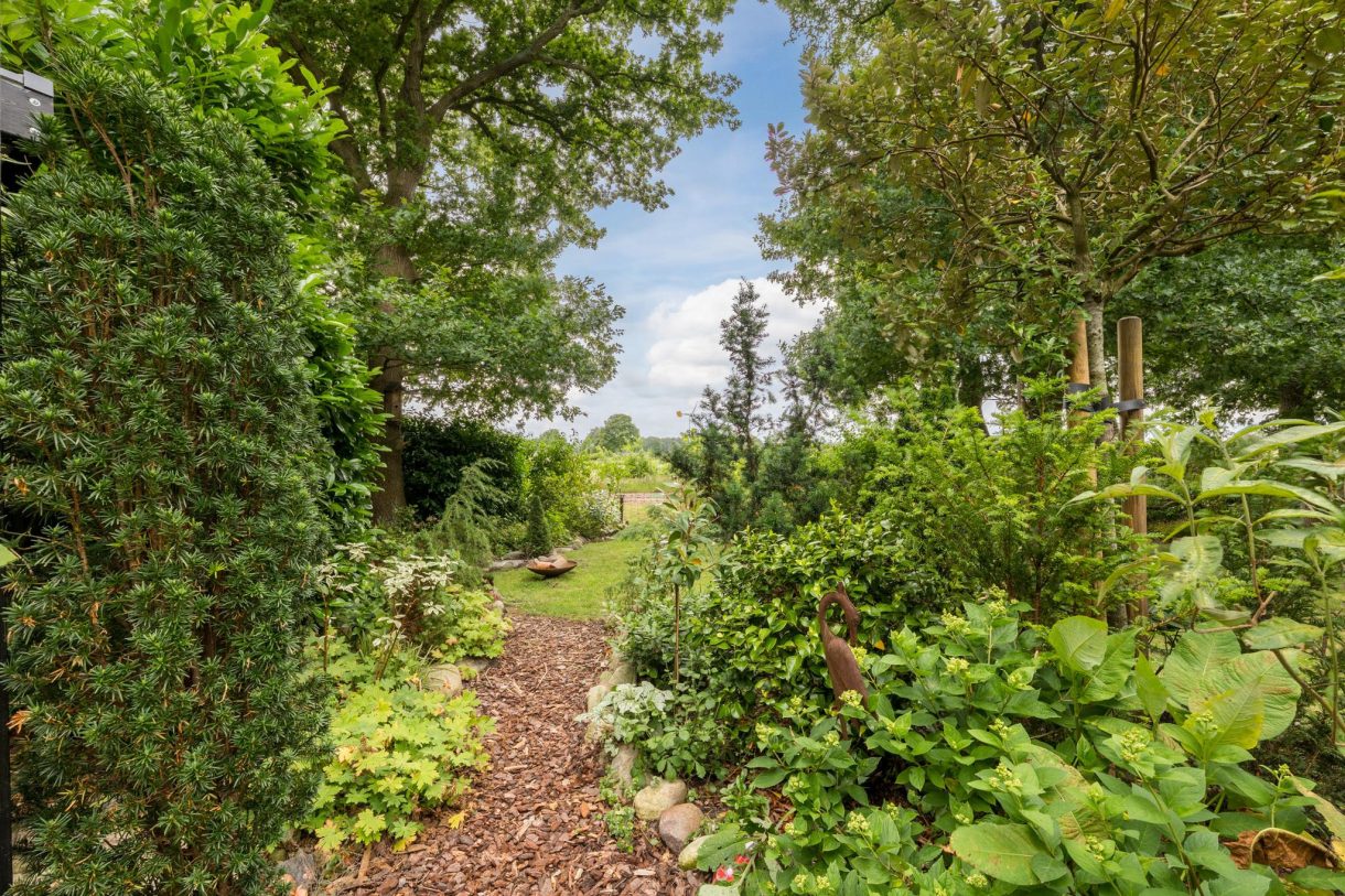 Te koop: Foto Woonhuis aan de Oshaarseweg 24-31 in Echten