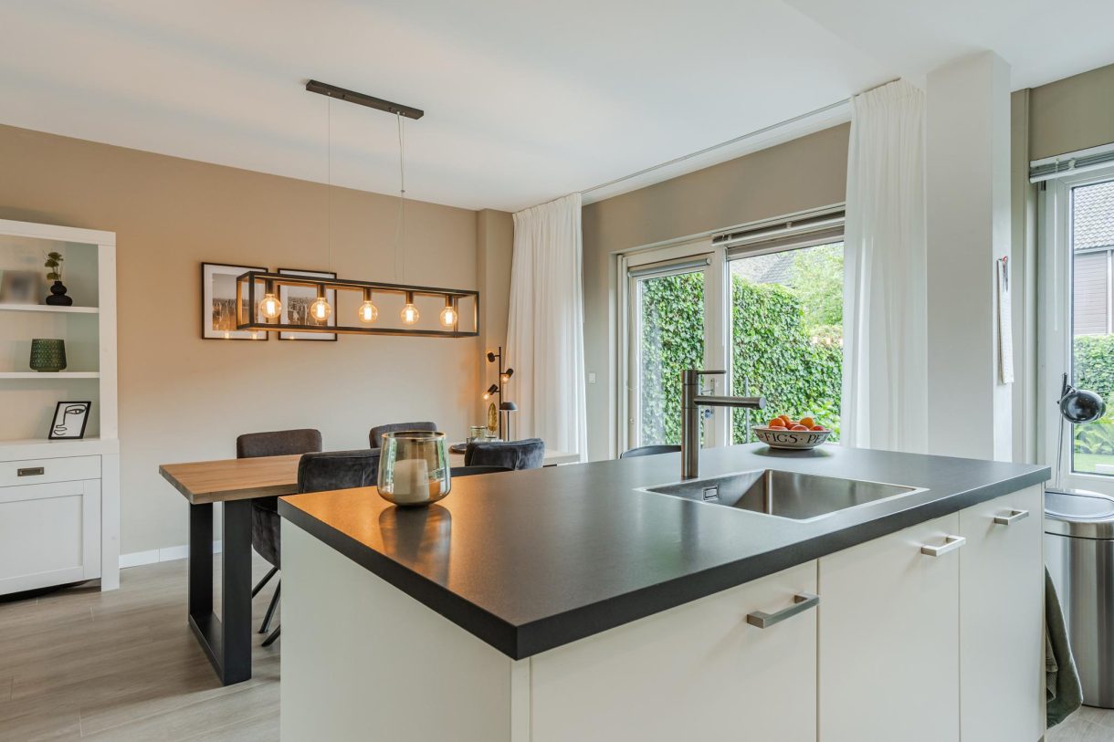 Te koop: Foto Woonhuis aan de Schweitzerstraat 38 in Hoogeveen